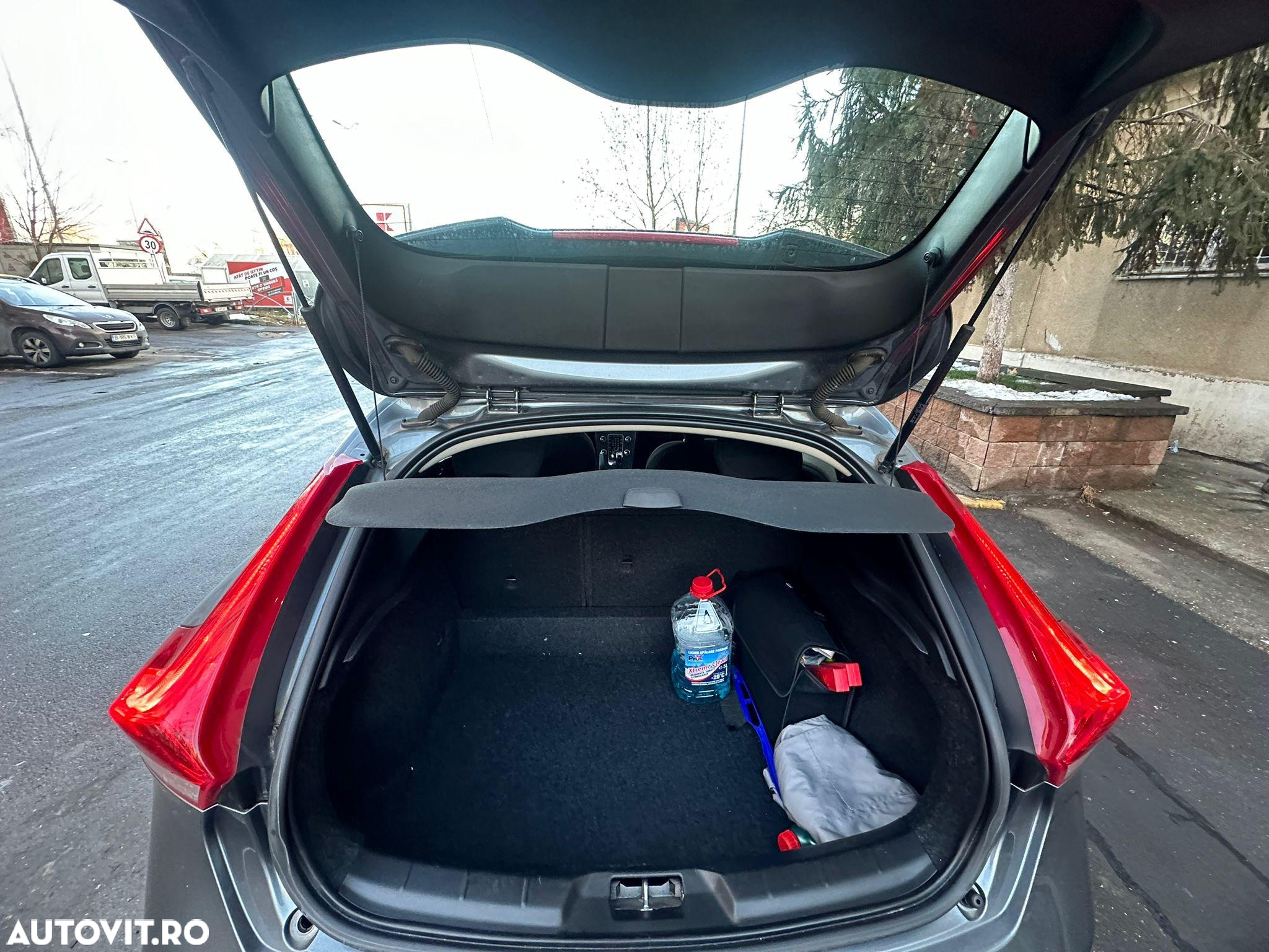 Volvo V40 D2 Basic - 6