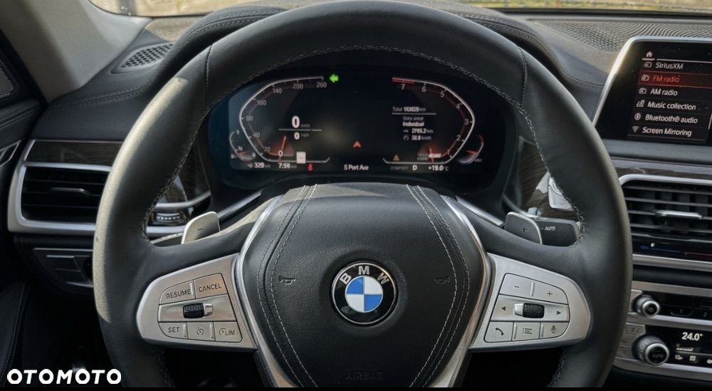 BMW Seria 7 740Li - 9