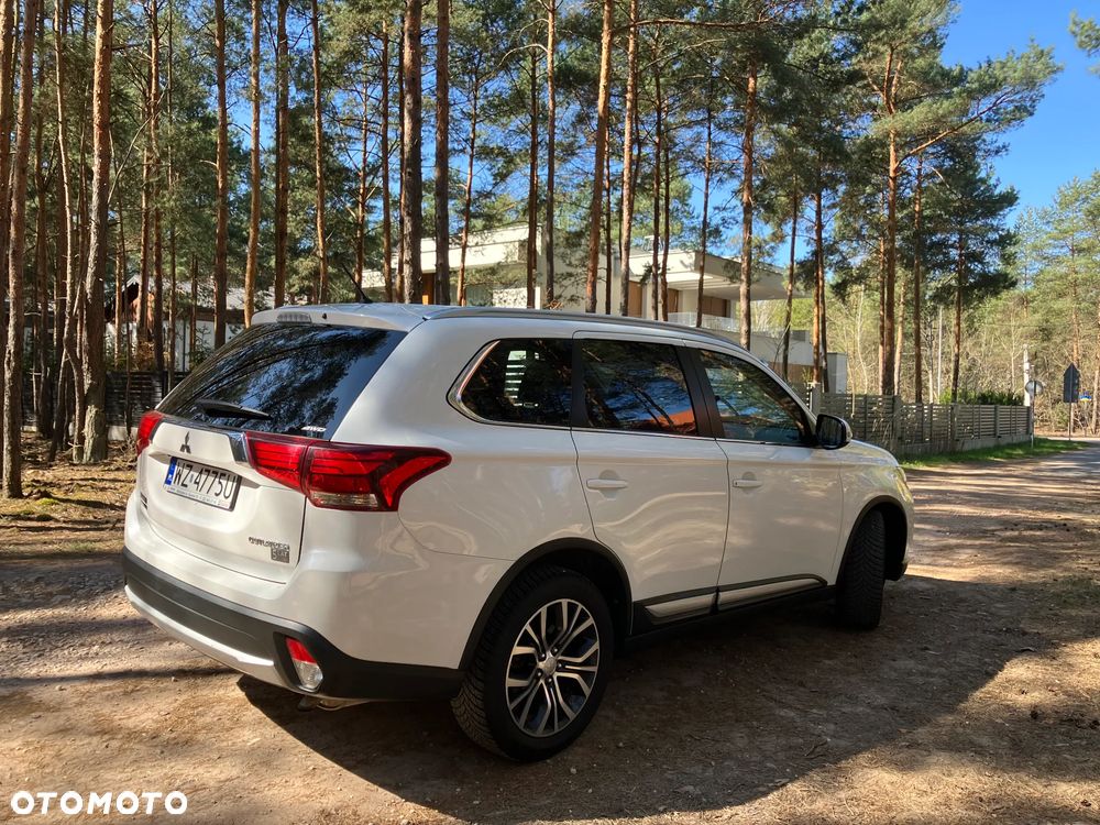 Mitsubishi Outlander 2.0 Intense + 4WD CVT - 15