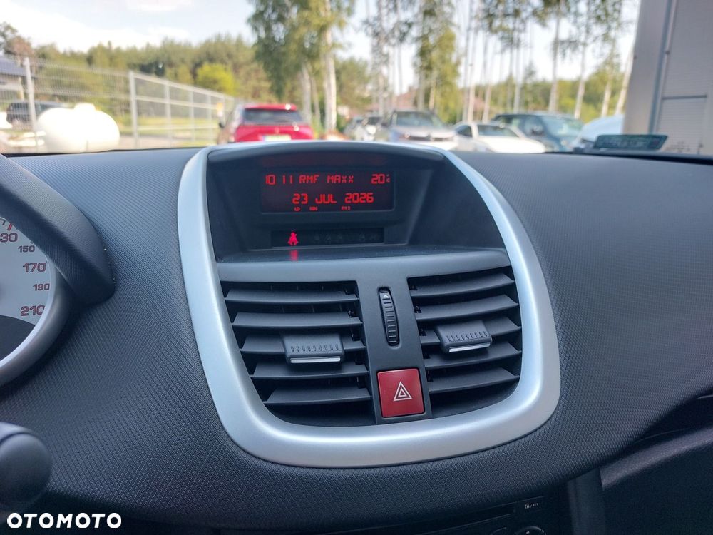 Peugeot 207 - 18