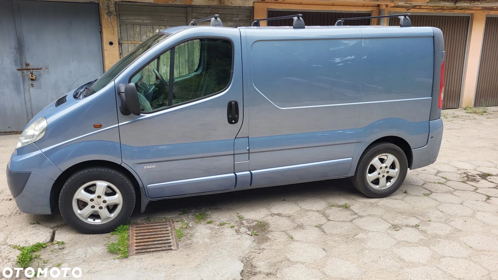 Opel Vivaro - 1
