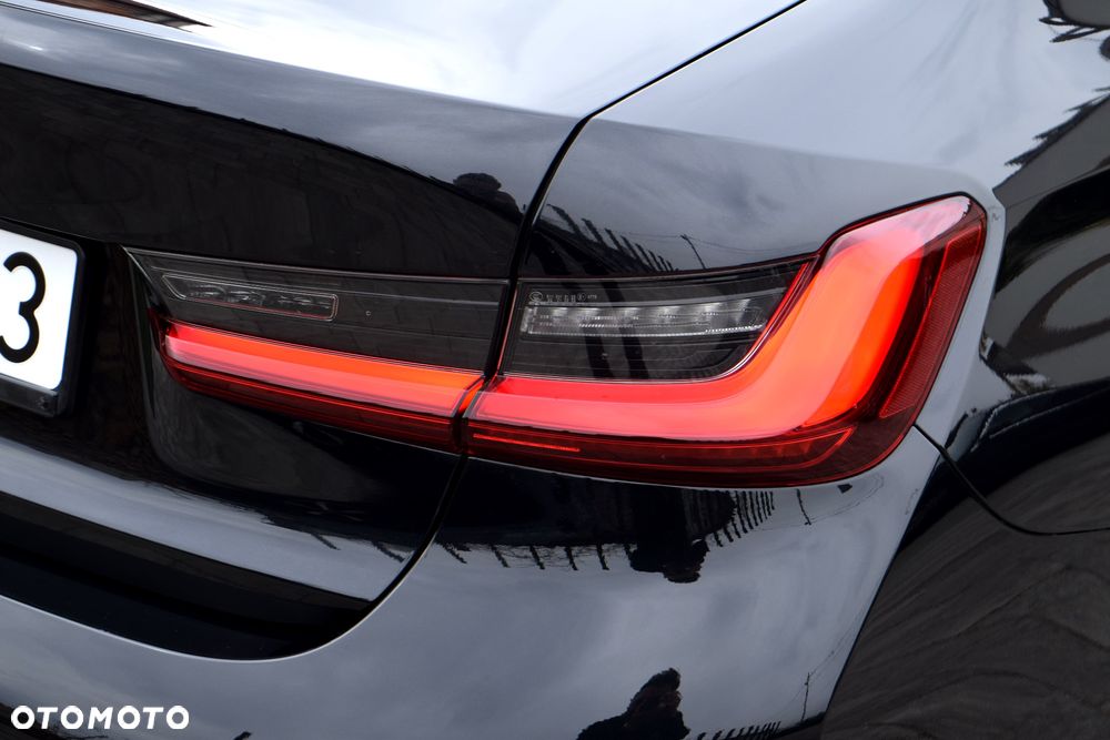 BMW Seria 3 320d xDrive M Sport sport - 40