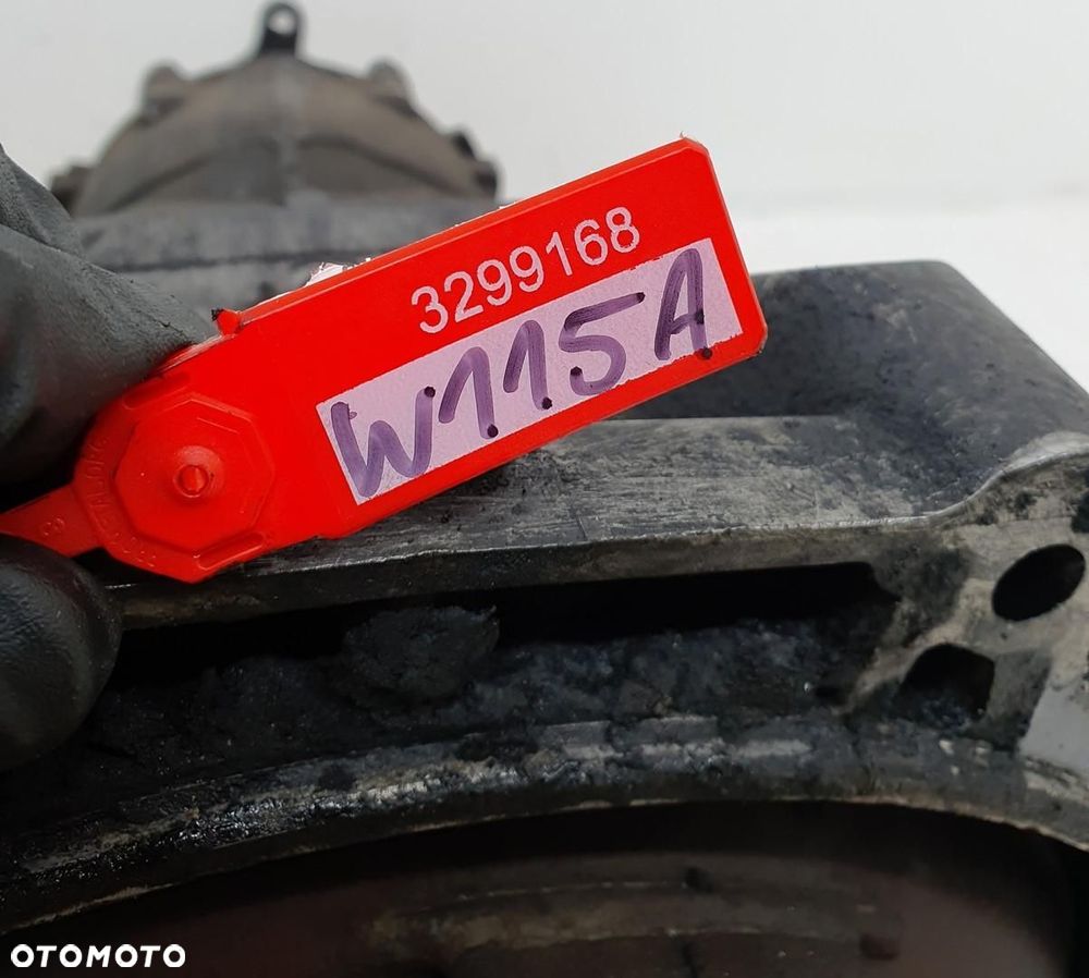 SKRZYNIA BIEGÓW 115270 AUTOMAT MERCEDES W115 W123 3.0 D - 8