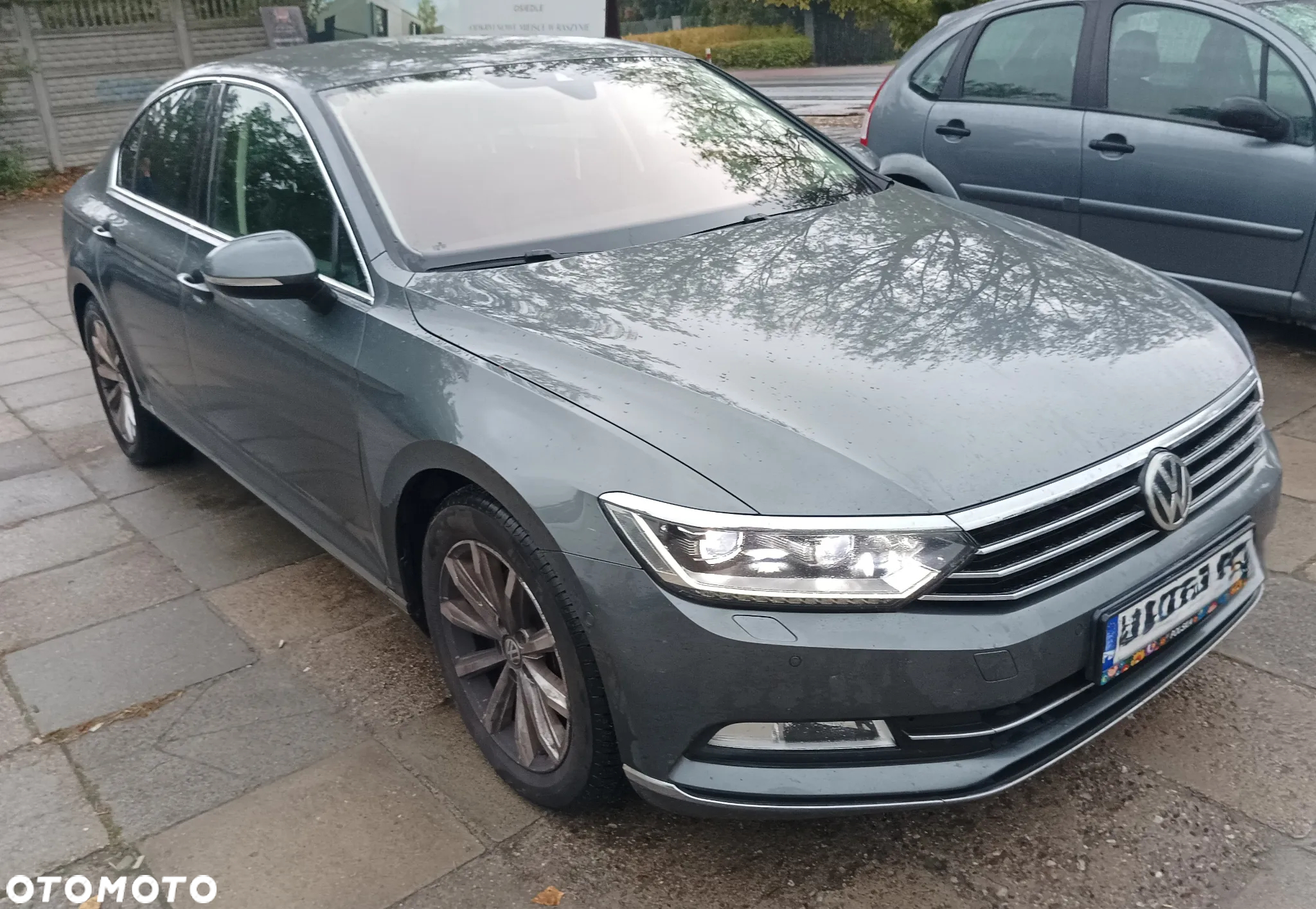 Volkswagen Passat - 2