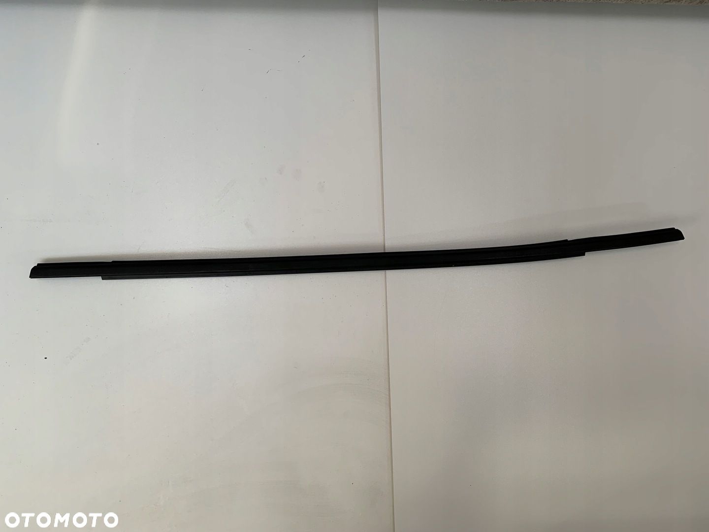 FORD ESCAPE MK4 IV KUGA LISTWA ZGARNIAJĄCA SZYBY TYLNA LEWA PARAPET CZARNA - 1