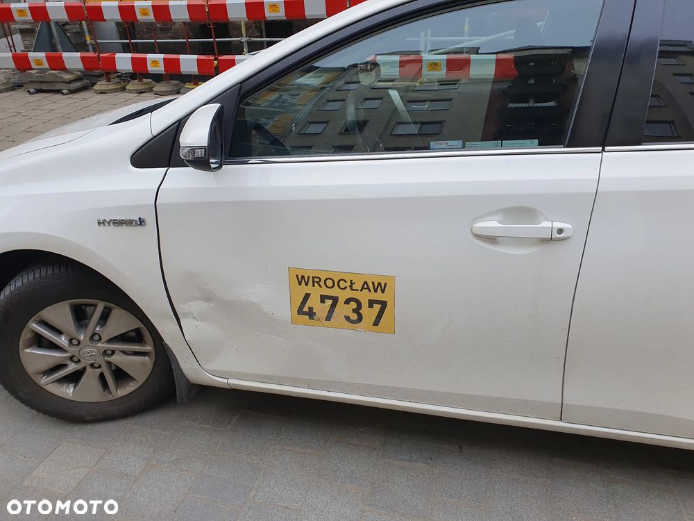 Toyota Auris 1.8 HSD Sol - 16