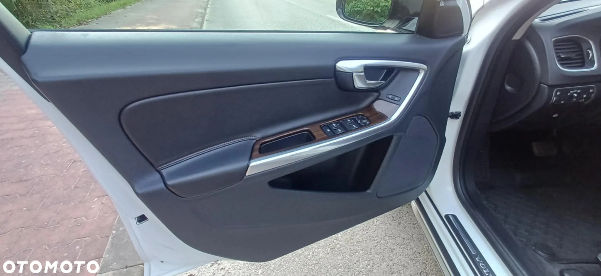 Volvo V60 Cross Country D3 Drive-E Momentum - 11