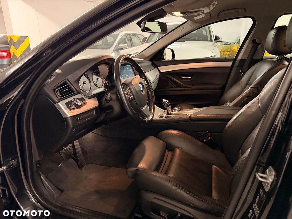 BMW Seria 5 520d - 30