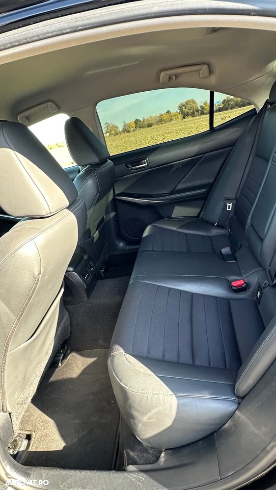 Lexus Seria IS 300h Executive - 8