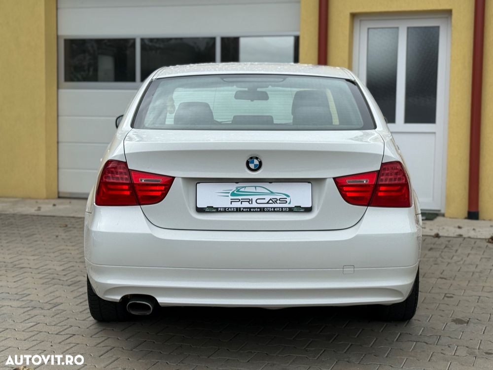 BMW Seria 3 316d - 29