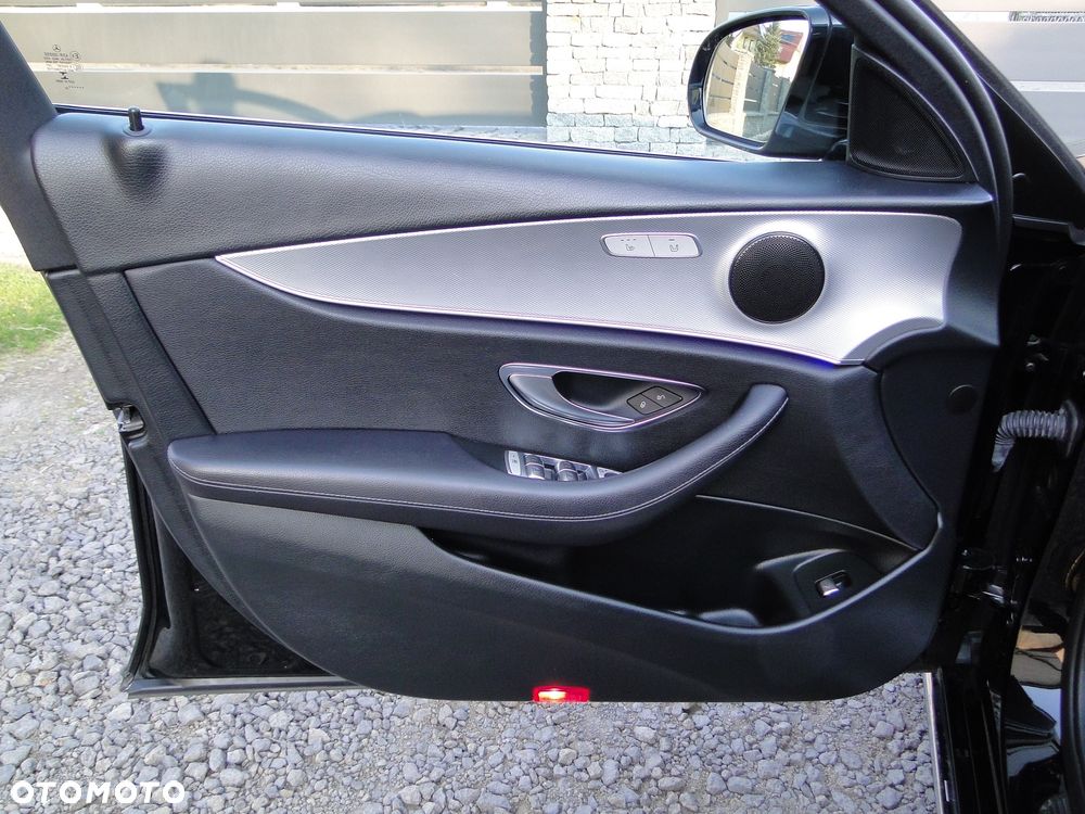 Mercedes-Benz Klasa E 220 d 9G-TRONIC - 22