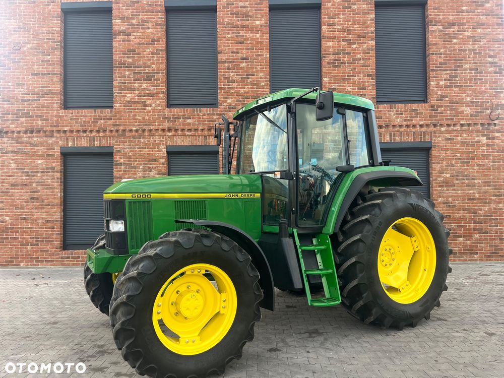 John Deere 6800