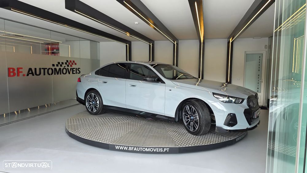 BMW 530 e Pack Desportivo M - 11