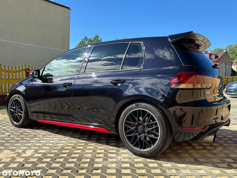 Volkswagen Golf - 6