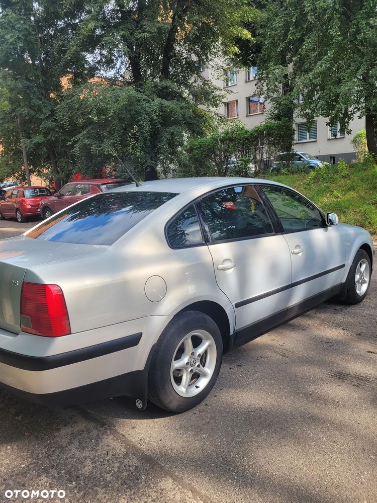 Volkswagen Passat 1.8 Comfortline - 18