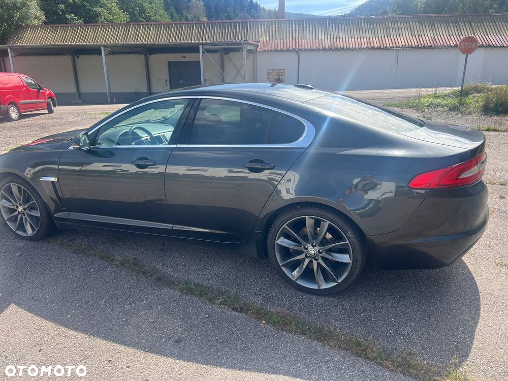 Jaguar Xf 2012 photo 2