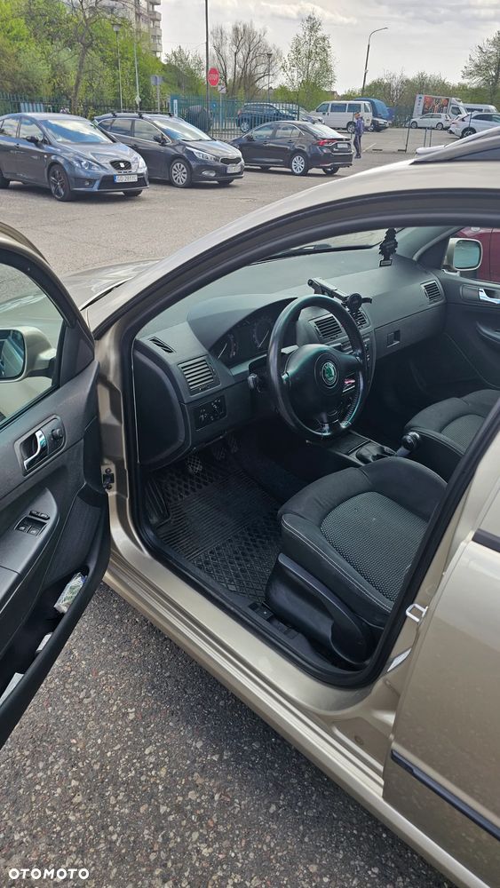 Skoda Fabia 1.4 16V Sportline - 9