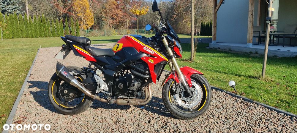 Suzuki GSR - 15