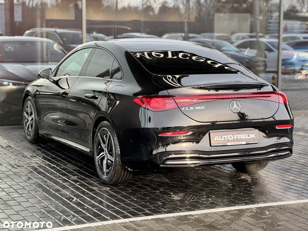 Mercedes-Benz CLA 180 mHEV 8G-DCT - 11