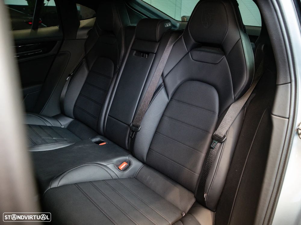 Porsche Panamera 4 E-Hybrid - 25