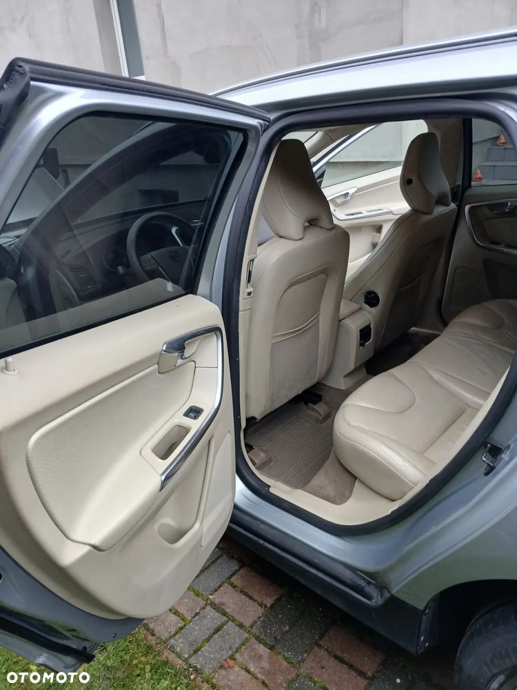 Volvo XC 60 D5 AWD Base - 17