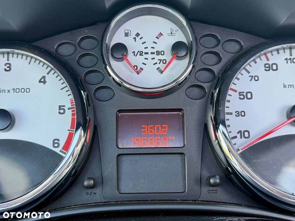 Peugeot 207 CC 1.6 HDi Premium - 23