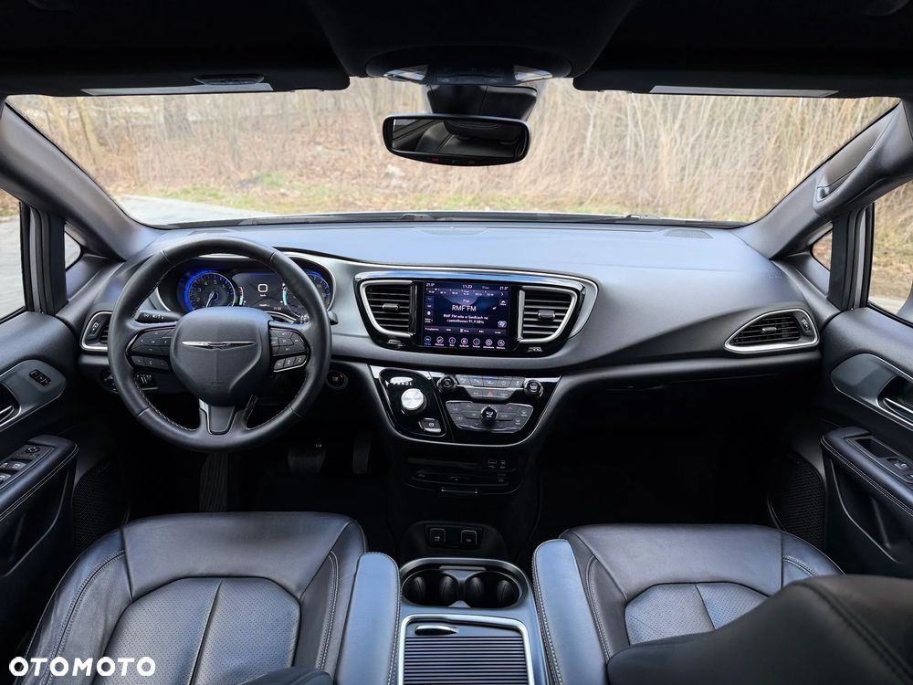 Chrysler Pacifica - 19