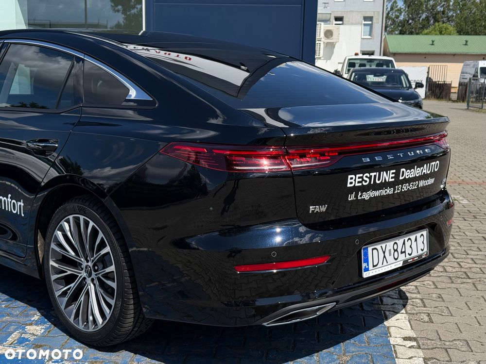 Bestune B70 2.0T Elegance - 10