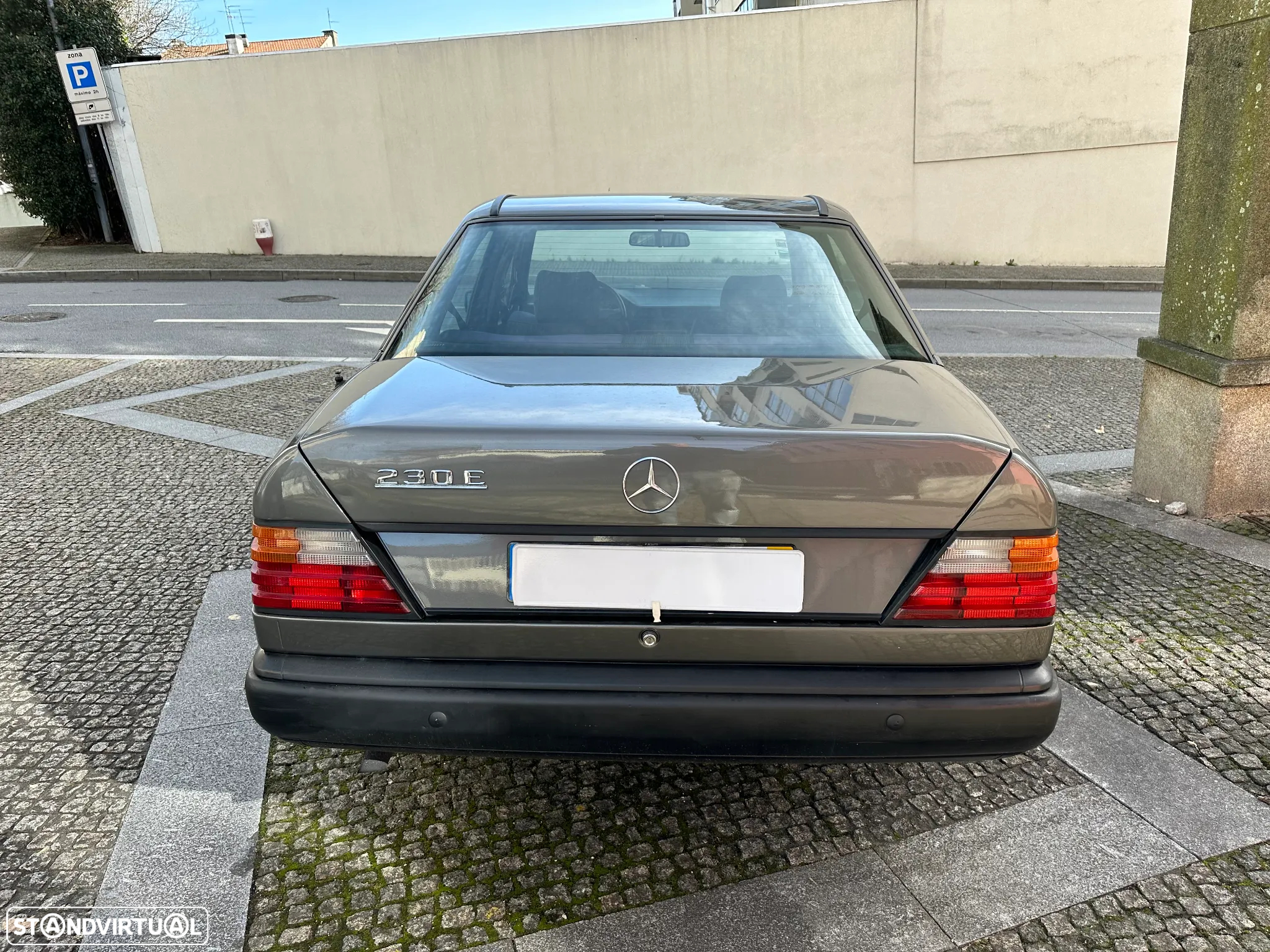 Mercedes-Benz E 230 - 8