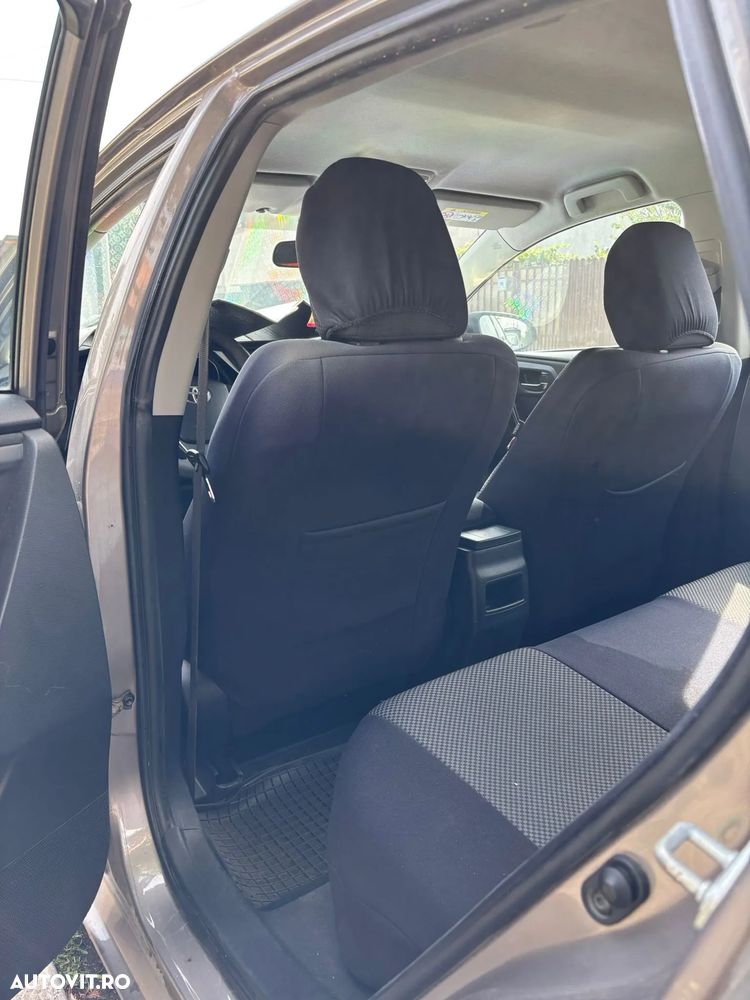 Toyota Auris - 13