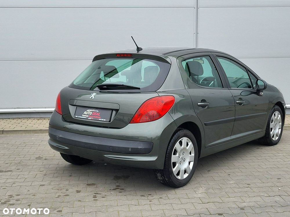 Peugeot 207 - 13