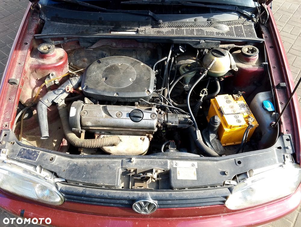 Volkswagen Golf III (95-03r.) 1.6B 74KM. Silnik AEE,  ABU,  AEA,  Skrzynia DGL,  CYZ,  CHV,  DGG,  CJF,  DGH,  CZA   lakier LC3L,  9885.Cały na części. GWARANCJA !!! Przód Tył Zestaw Komplet Drzwi Klapa Zderzak Błotnik Maska Grill Atrapa Szyba Pas Lampa Lusterko Boczki Fotel Kanapa Kokpit Deska Rozdzielcza Przełącznik Włącznik Sterownik Przewody Wiązka Instalacja Moduł Komputer Czujnik Listwa Pompa Alternator Wtryski Głowica Rozrusznik Kompresor Sprzęgło Dwumas Silnik Skrzynia ABS Klimatyzacji Paliwa Wspomagania Kolektor Turbina Przepustnica Zawór Chłodnica Koło Hak Belka Sanki Zawieszenie Mcpherson Półoś Amortyzator Wydech Tłumik Zacisk Most - 8