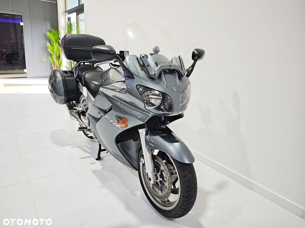 Yamaha FJR - 2