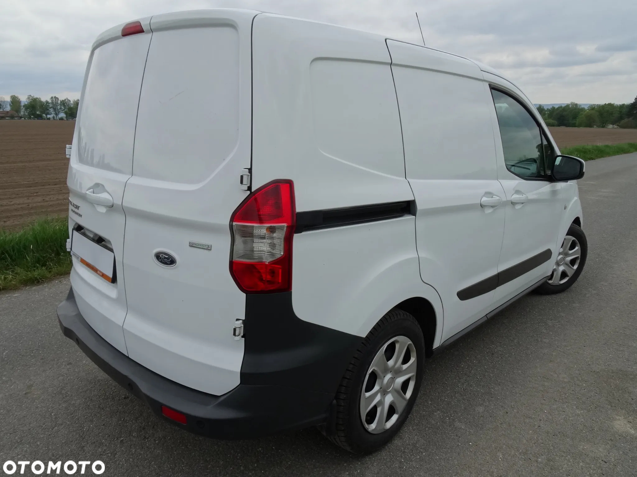 Ford Transit Courier - 2