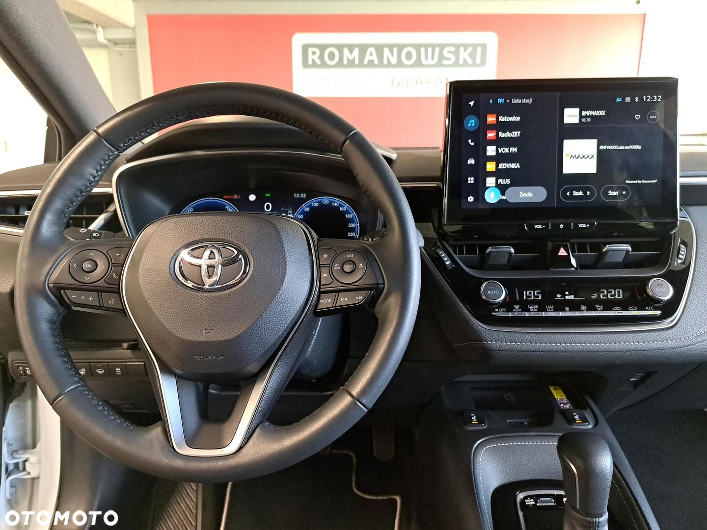 Toyota Corolla 1.8 Hybrid Style - 18