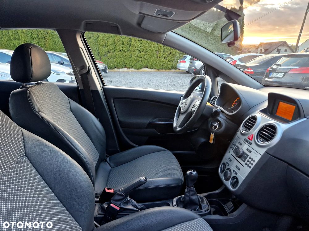 Opel Corsa 1.2 16V Essentia S&S - 30