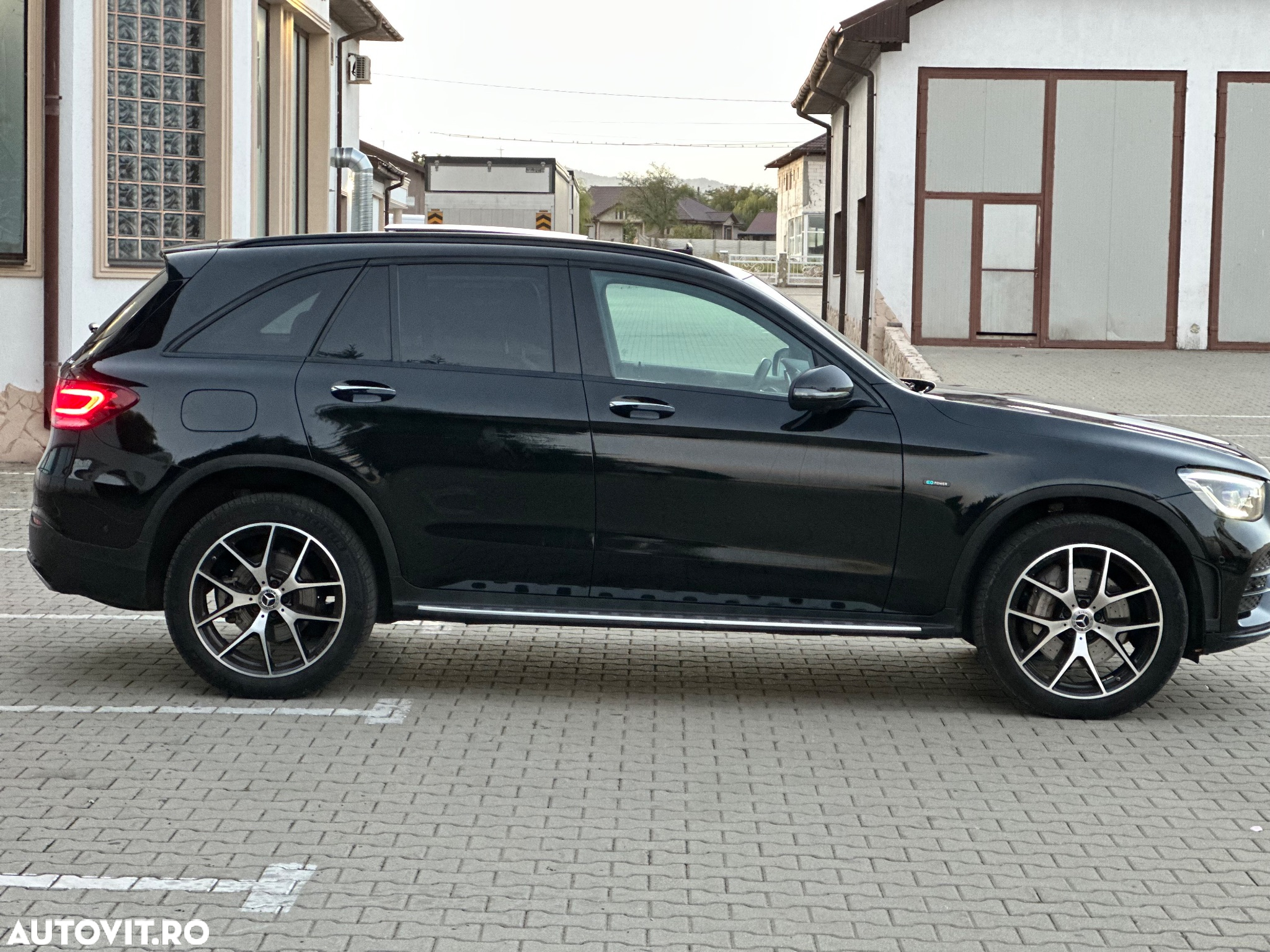 Mercedes-Benz GLC 300 de 4Matic 9G-TRONIC AMG Line Plus - 8