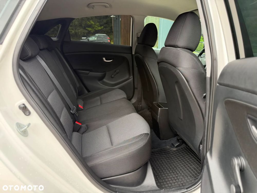 Hyundai i30 1.4 Comfort - 23
