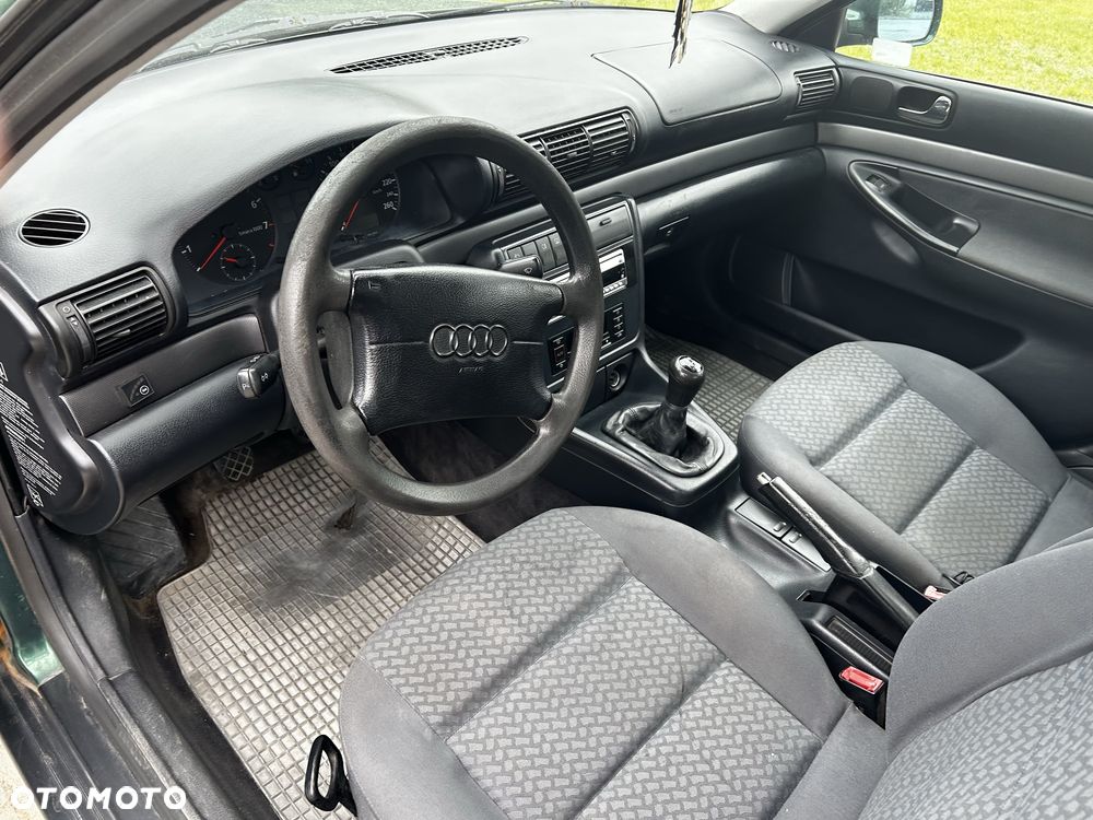 Audi A4 Limousine - 6