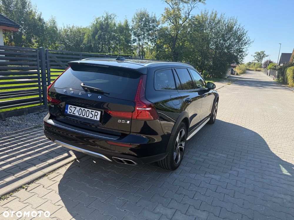 Volvo V60 2022 photo 4
