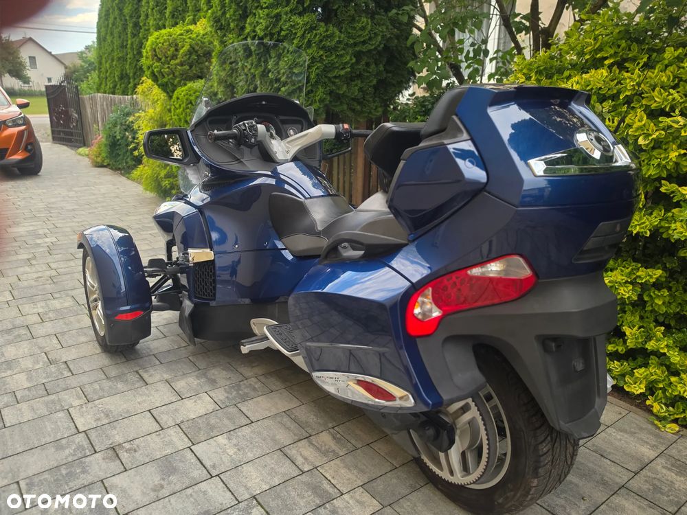 Can-Am Spyder - 12