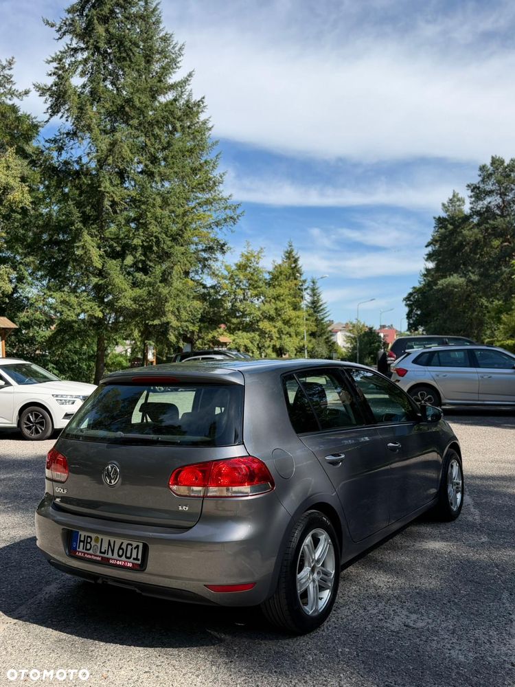 Volkswagen Golf - 8