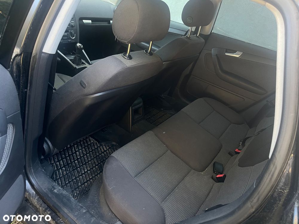 Audi A3 Sportback 1.6 Ambiente - 8