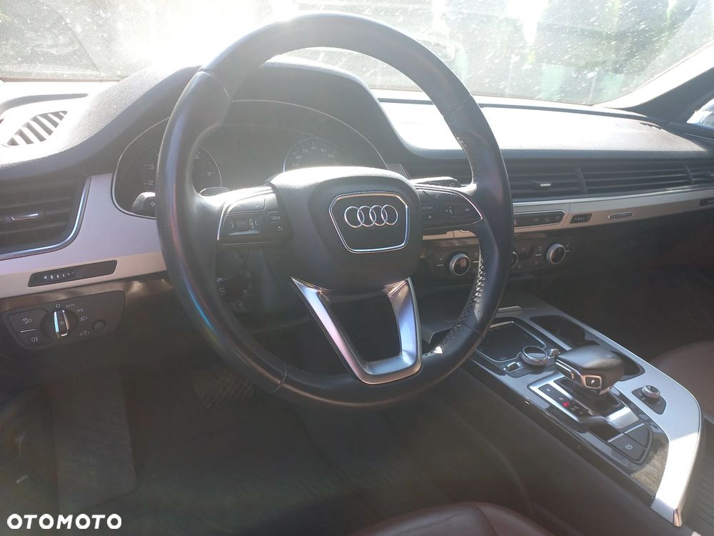 Audi Q7 - 7