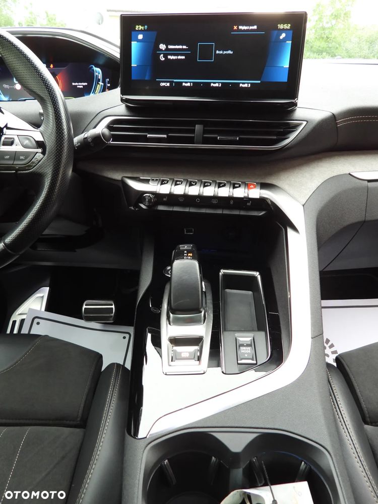 Peugeot 3008 225 e-EAT8 GT - 36