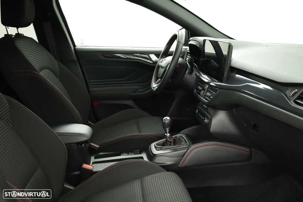 Ford Focus 1.0 EcoBoost MHEV ST-Line X - 21