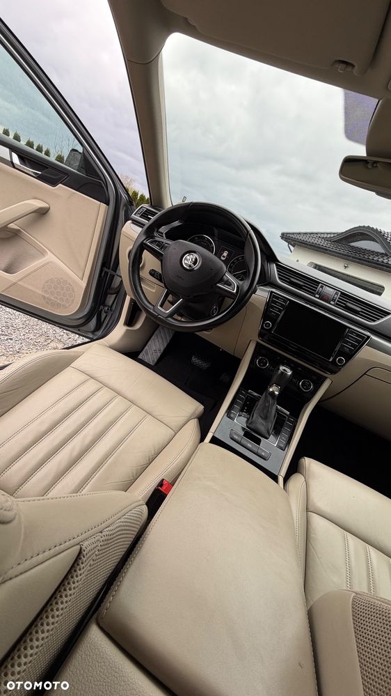 Skoda Superb 2.0 TDI DSG Ambition - 25