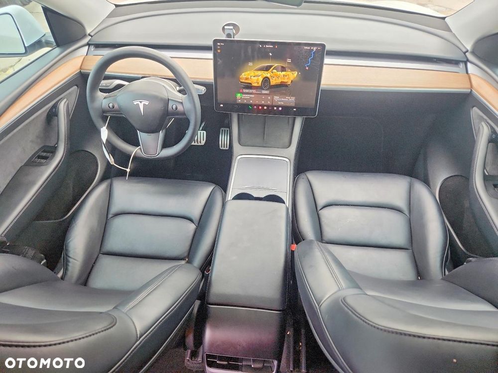 Tesla Model Y Performance AWD - 7