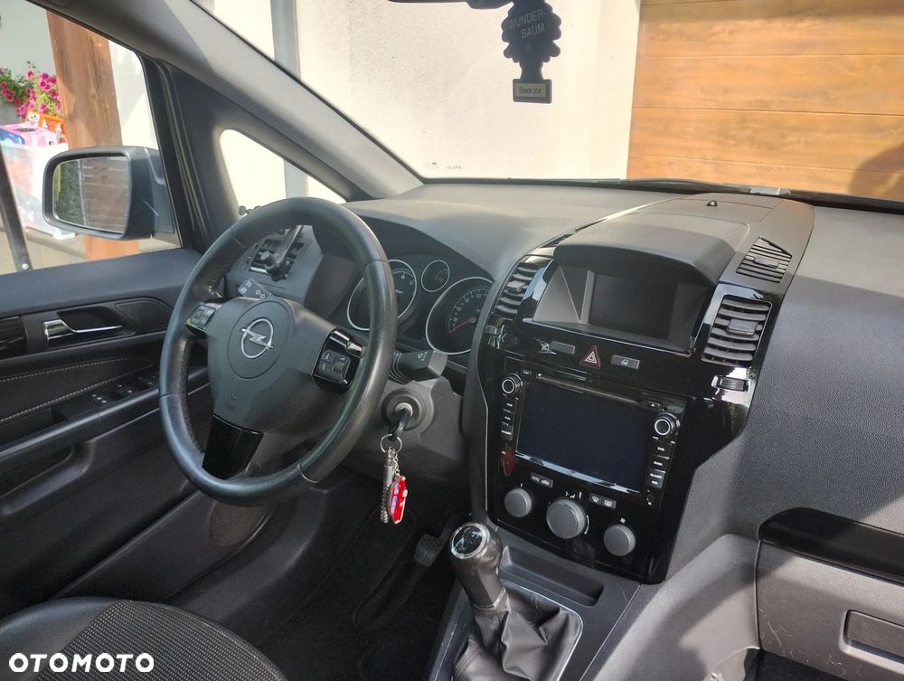 Opel Zafira 1.8 Cosmo - 14
