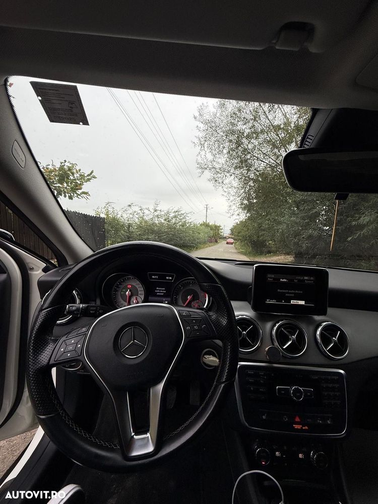 Mercedes-Benz GLA 220 d 7G-DCT Urban - 6